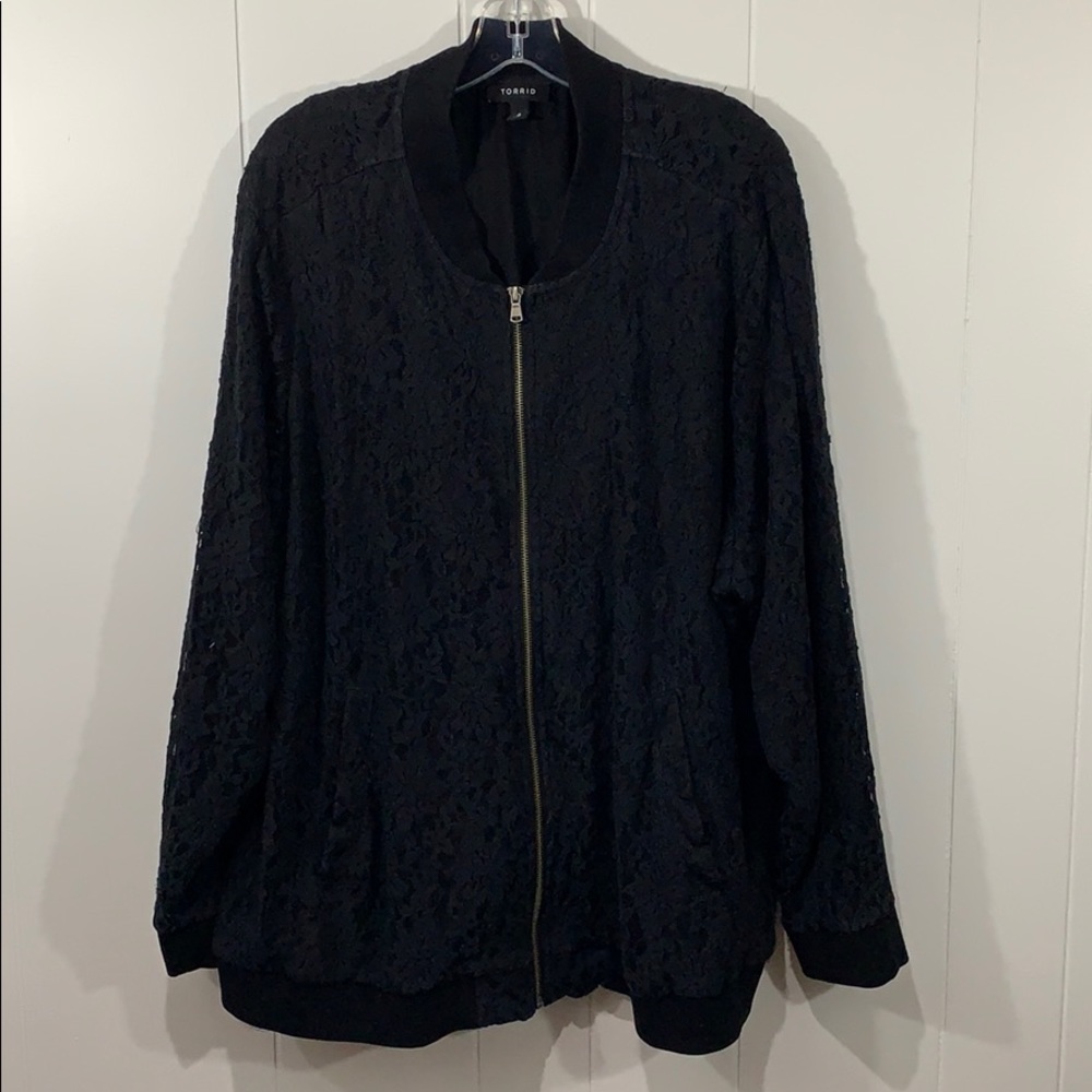 Torrid size 4 lace jacket with lining